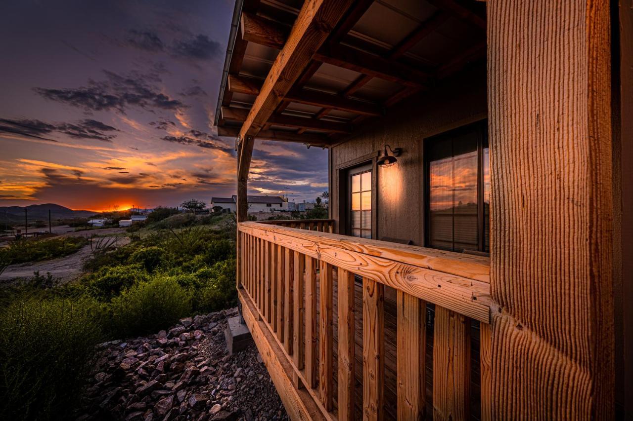 Miners #4 - King Bed - Private Balcony With Views Chalet *
