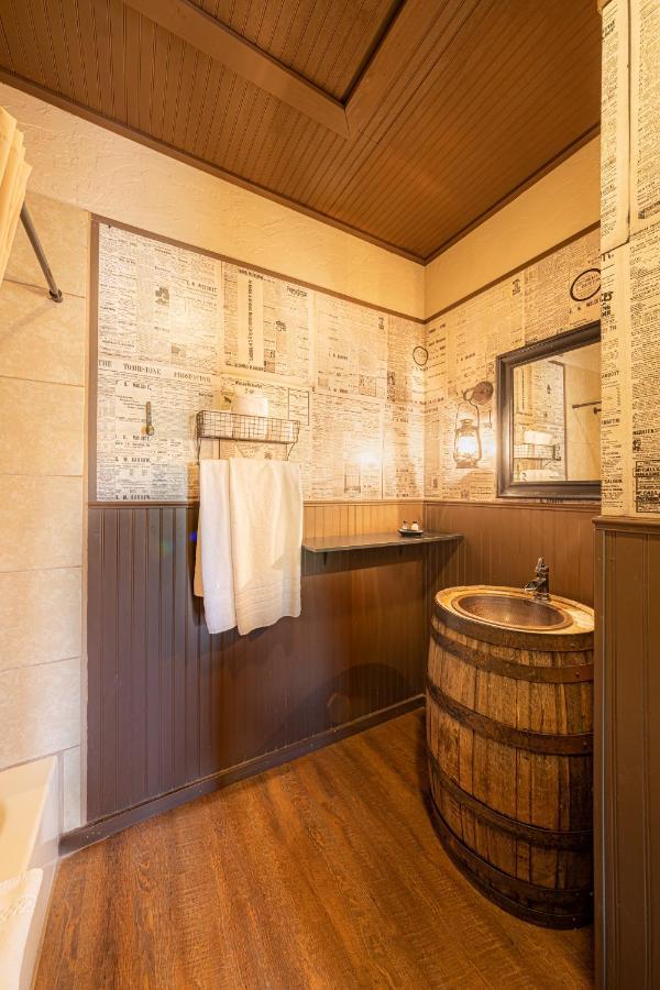 Chalet Miners #4 - King Bed - Private Balcony With Views *